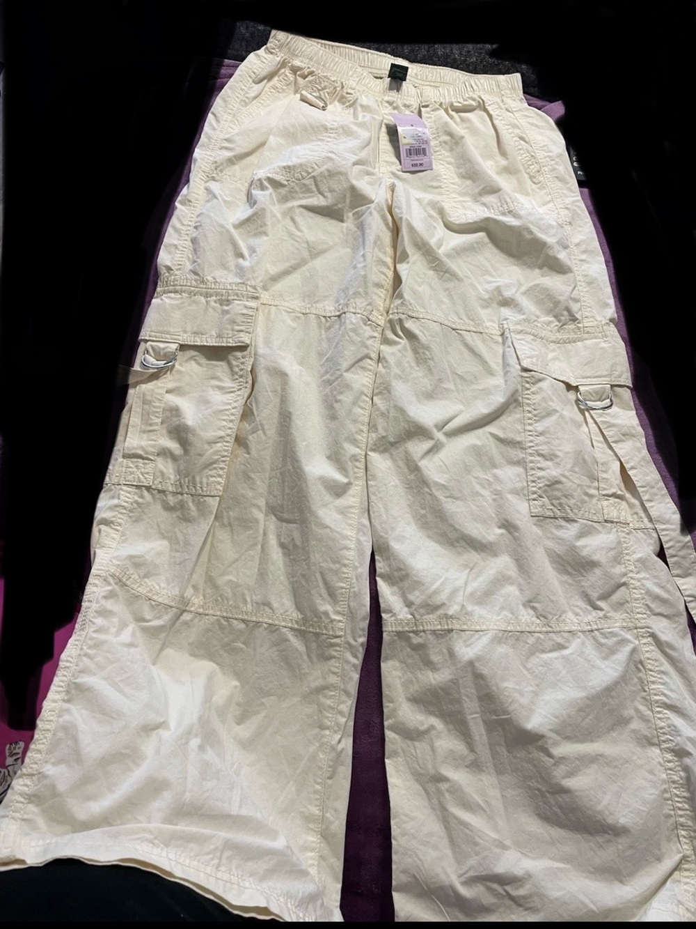 Universal Thread Cream Wide-Leg Cargo Pants small